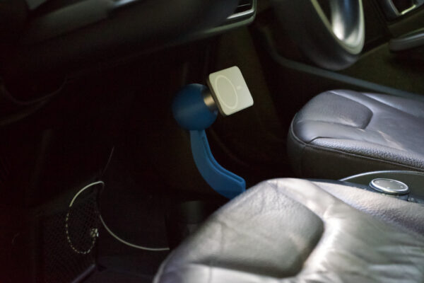 BMW i3 iPhone accessory for MagSafe mount - Image 8