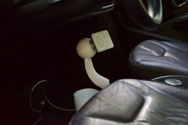 BMW i3 iPhone accessory for MagSafe mount - Image 7