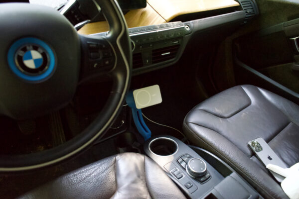 BMW i3 iPhone accessory for MagSafe mount - Image 10