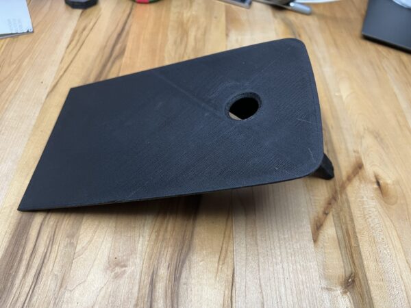 BMW i3 accessory that creates a hidden compartment and shelf under the armrest - Image 2